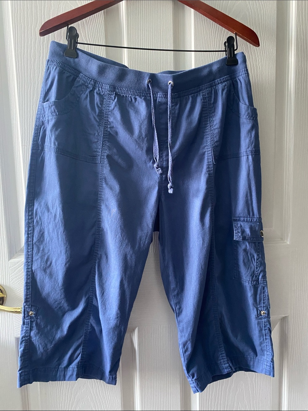 Women’s Cropped Cargo Pant in 98% Cotton with Elastic Waist Size 10